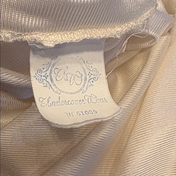 Two Vintage Lace Cream Trim Half Slips - Formfit Rogers & Undercover Wear - Picture 13 of 16
